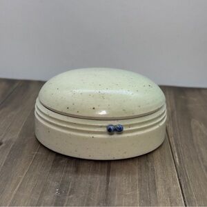 🏺 Cover Bonneau Studio Pottery Lidded Box